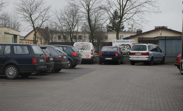 Zdjęcia sklep samochodowy Dan-Car w Bytów
