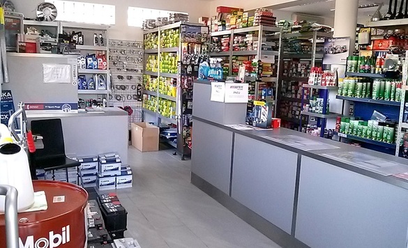 Zdjęcia sklep samochodowy MROAUTO w Rogów