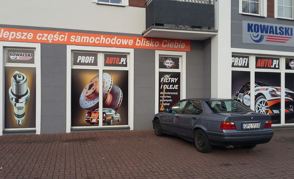 Zdjęcia sklep samochodowy Kowalski w Puck