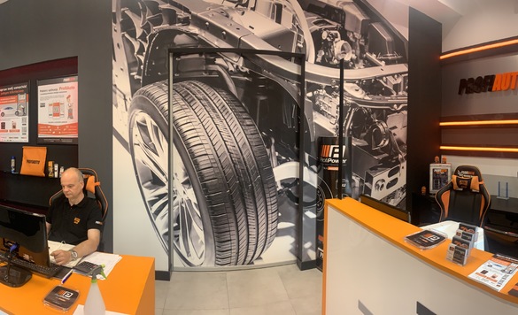 Zdjęcia sklep samochodowy JADAR AUTO Dariusz Seif Sp. J w Chorzów