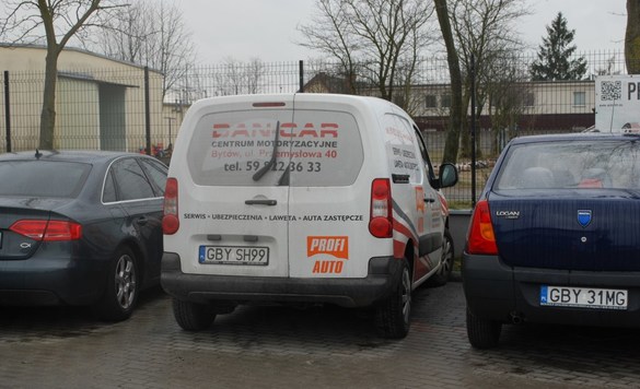 Zdjęcia sklep samochodowy Dan-Car w Bytów