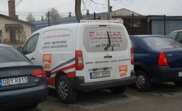 Zdjęcia sklep samochodowy Dan-Car w Bytów