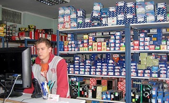 Zdjęcia sklep samochodowy LDJ MAGROS w Żukowo