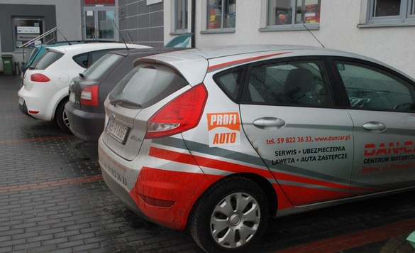 Zdjęcia sklep samochodowy Dan-Car w Bytów