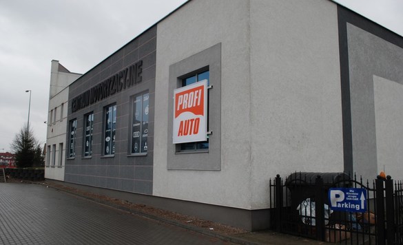 Zdjęcia sklep samochodowy Dan-Car w Bytów
